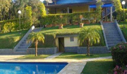 VENDA E LOCAÇÃO DE CHÁCARA MOBILIADA NA ESTRADA SÃO DOMINGOS, EM ST. ISABEL/SP, terreno 7mil m², cômodos amplos, 5 quartos e piscina. CONSULTE-NOS.