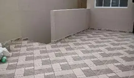VENDA DE CASA NO CENTER VILLE, EM ARUJÁ/SP, 257m² com 3 dormitórios, suíte com varanda, sala de estar, cozinha, lavanderia e 01 vaga. CONSULTE-NOS.