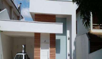 VENDA DE CASA NO CONDOMÍNIO ARUJÁZINHO V, EM ARUJÁ/SP, 400m² com 3 quartos, suíte, churrasqueira, piscina aquecida e garagem p/ 4 autos. CONSULTE-NOS.