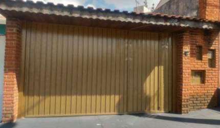 VENDA DE CASA TÉRREA NO JORDANÓPOLIS, EM ARUJÁ/SP, 330m² com 03 quartos, suíte, quintal com piscina e garagem coberta para 02 autos. CONSULTE-NOS.