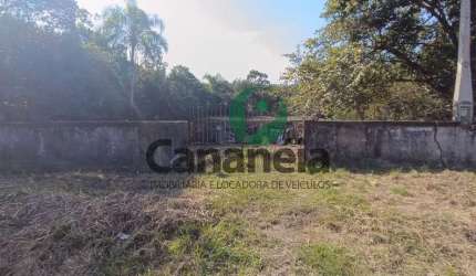 Casa simples para venda no Bairro Paraíso dos Pássaros - Cananéia SP