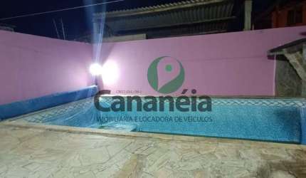 Casa com piscina para venda no Acaraú - Cananéia/SP