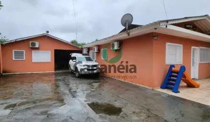 Casa com 4 dormitórios (2 suítes) mobiliada e equipada no Porto Cubatão - Cananéia/SP