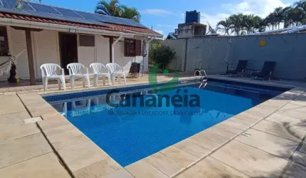 Excelente casa para venda no bairro Vila Cabana - 3 dormitórios - Piscina - Energia Solar - Em Cananéia/SP