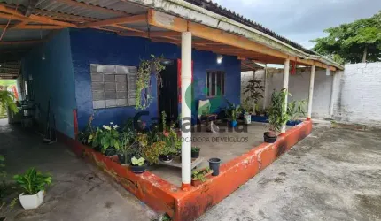 Casa para venda com 2 dormitórios no Carijó - Cananéia-SP
