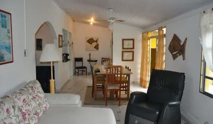 Casa no Centro Histórico de Cananéia disponível para venda (2 dormitórios)