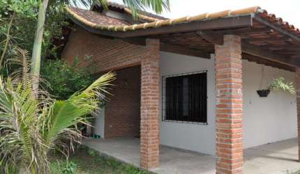 3 dormitórios (1 suíte) no Retiro das Caravelas em Cananéia/SP