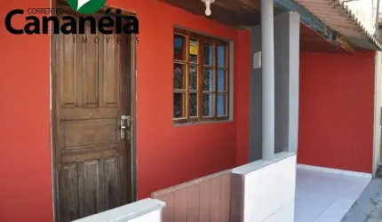 Casa em viela no Centro Histórico para venda - Cananéia/SP