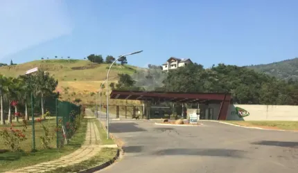 Terreno em condomínio fechado à venda no San Fernando Valley, Atibaia  por R$ 690.000