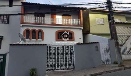 Sobrado para venda!! ACEITA FINANCIAMENTO!! 3 dorm, 1 suíte, 4 vagas.