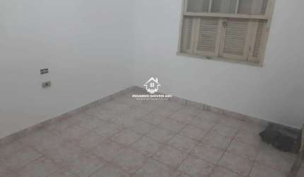 REF 10008- 1 Dormitório. Quintal. Ótima localização- Diadema