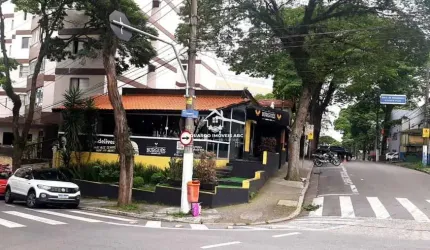 Casa (Casa Padrão) para Venda, 8 dorm(s), 2 suite(s), 4 vaga(s), 460 m²