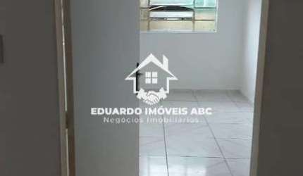 REF: 10483 - Casa Assobradada para Locação, 2 dorm(s), 1 vaga(s), 56 m²