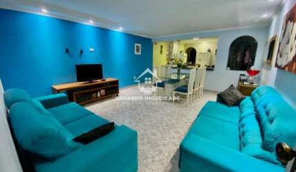 REF: 5550.  Casa com 2 moradias. 2 vagas na garagem. Ótima localização.