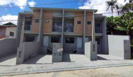 Casa à venda na Rua Guararapes, 697, Floresta, Joinville, 104 m2 por R$ 450.000