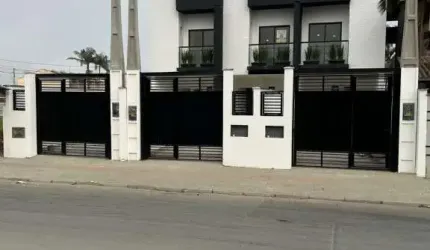 Casa com 3 quartos à venda na Rua Rudolf Baumer, 764, Vila Nova, Joinville, 95 m2 por R$ 480.000