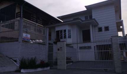 Casa com 3 quartos à venda na Servidão Emílio R E Reddin, 88, Anita Garibaldi, Joinville, 210 m2 por R$ 700.000