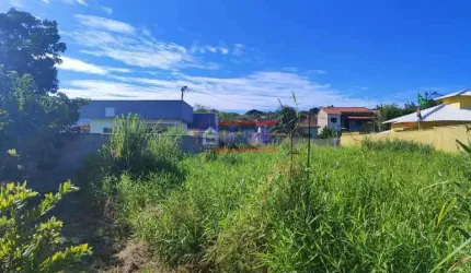 Terreno em condomínio fechado à venda na Estrada do Camburi, Itapeba, Maricá, 500 m2 por R$ 110.000