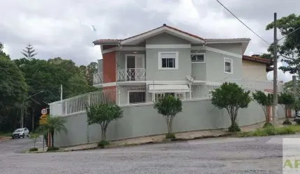 Belíssimo sobrado no Lar São Paulo, próximo ao Jardim Londrina rua com segurança!