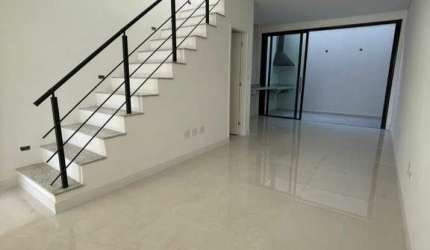 Sobrado de fino acabamento de 3 dormitórios no Jardim Cidália