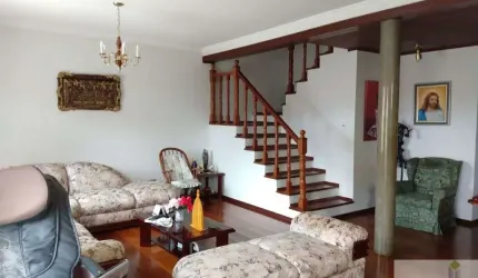 Magnífico Sobrado com 4 dormitórios com edícula térrea nos fundos