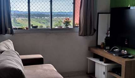 Apartamento andar alto sol da manhã vista panorâmica.