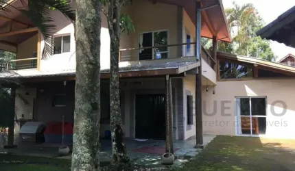 Chácara Arquitetura Rústica Muita Natureza E Qualidade De Vida.