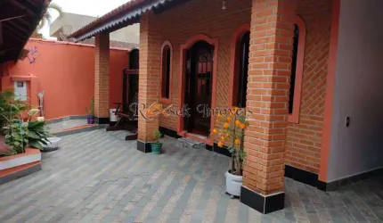 Casa com 4 dorms, Corumbá, Itanhaém - R$ 660 mil, Cod: 610