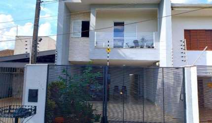 Sobrado à venda em Maringá, Jardim Aclimação, com 3 quartos, com 198 m²