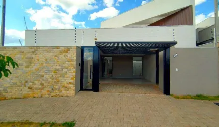 Casa à venda em Maringá, Jardim Munique, com 3 suítes, com 150 m²