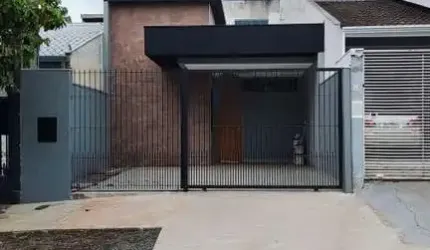 Casa para Venda em Maringá, Jardim Everest, 2 dormitórios, 1 banheiro, 2 vagas