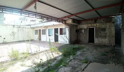 Venda | Casa Térrea 4 dormitórios, 1 suíte, 10 vagas, Vila Palmeiras