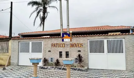 Casa com piscina 10 metros do mar. * NOVA * Lugar Nobre !!