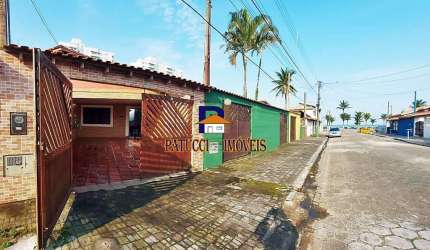 Imóvel 3 Dormitórios  !!  Em ótimo Lugar 20 metros do Mar !!