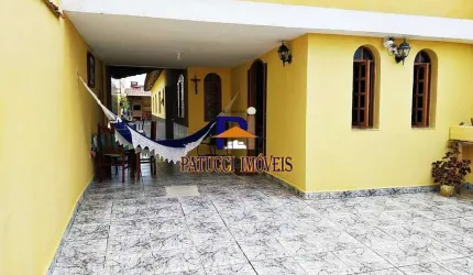 Casa com muito espaço a 200 metros do mar !! Bairro Nobre