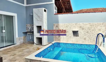 Casa Totalmente Revitalizada com 03 Dormitórios e Piscina - Próximo ao Mar!