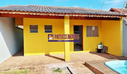 Casa com 02 Dormitórios e Piscina - Próximo ao Mar!