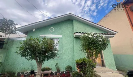 Casa a venda na região central de Curitiba.
