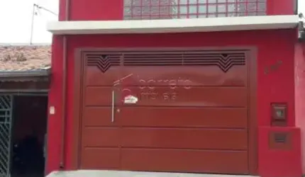 Excelente casa com churrasqueira