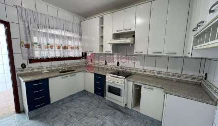 Casa para VENDA ou LOCAÇÃO em Jundiaí SP bairro Jardim Tannus 3 dorms (1 suíte) Salas, cozinha c/ armário. 3 banheiros. Área externa ampla. 3 vags!