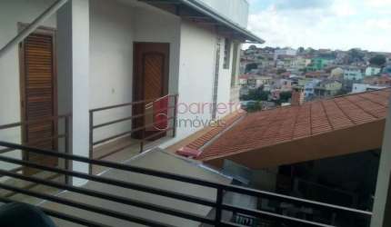Casa a VENDA em Jundiaí SP bairro Jardim Pacaembu 4 dorms (1 suíte) Salas. 3 Wcs. Cozinha. Quintal amplo c/ churrasqueira. 2 vgs!