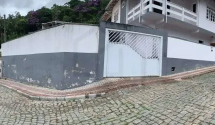 CASA DE ALVENARIA DE 240m² COM SEIS DORMITÓRIOS SENDO UMA SUÍTE