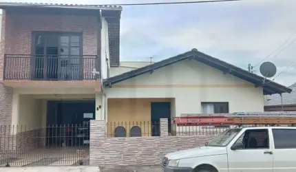 CASA COM 140M² E 6 DORMITÓRIOS NO BAIRRO  PLANALTO