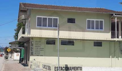 CASA DE ALVENARIA COM 550M² COM 3 DORMITÓRIO E PONTO COMERCIAL