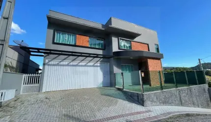 INCRÍVEL E ELEGANTE CASA DE 4 DORMITÓRIOS SENDO 2 SUÍTES