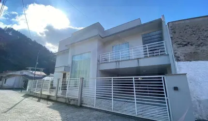 INCRÍVEL CASA COM 3 DORMITÓRIOS SENDO 1 SUÍTE MASTER