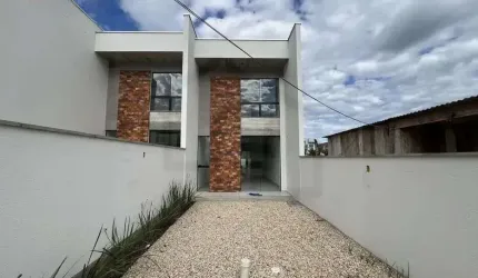 CASA GEMINADA COM 2 DORMITÓRIOS SENDO 1 SUÍTE