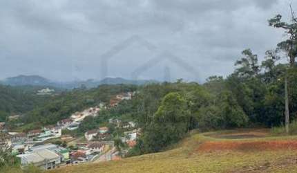 AMPLO E BEM LOCALIZADO TERRENO DE 429m²