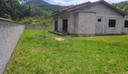 AMPLO TERRENO DE 1.005m²