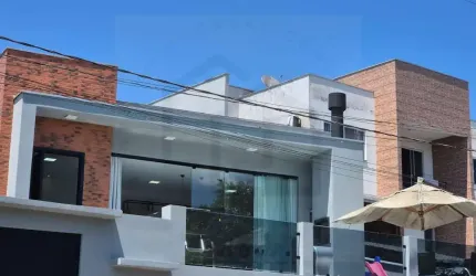 ESPETACULAR CASA DE 3 DORMITÓRIOS SENDO 1 SUÍTE